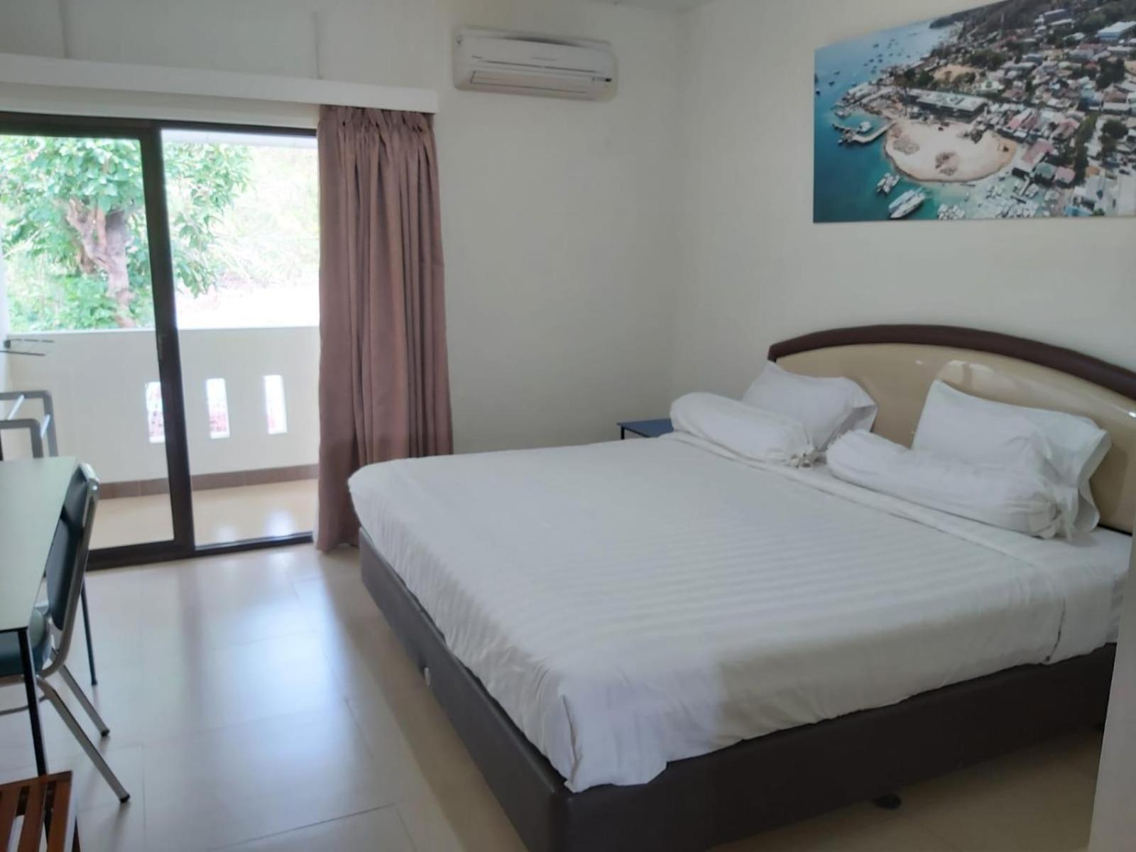 Hotel Larensia Labuan Bajo Pokoj fotografie